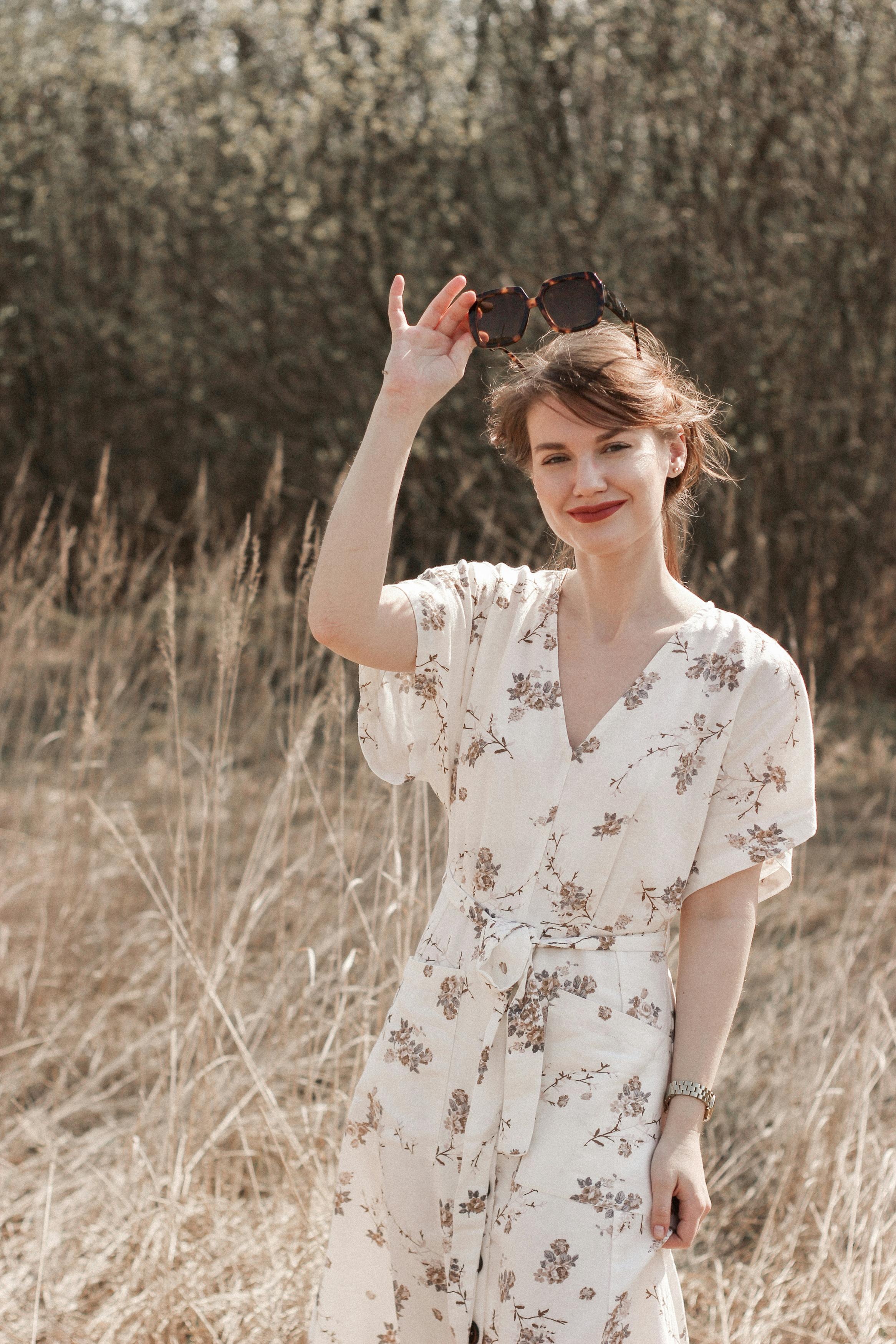 Robe midi fleurie ceinturée